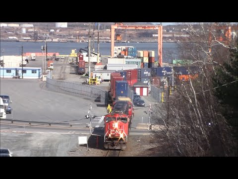 EMD SD75I Pair Working Local Trian 519 at Halifax Ocean Terminal & PSA Atlantic Hub Terminal