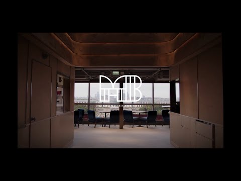 Discover Madame Brasserie on the 1st floor of the Eiffel Tower