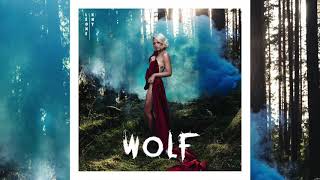 ELEONOR LÉONE - WOLF