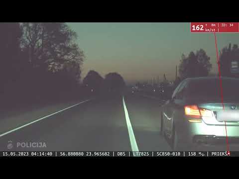 Pēc pakaļdzīšanās policisti aiztur autozagļu bandas vadoni