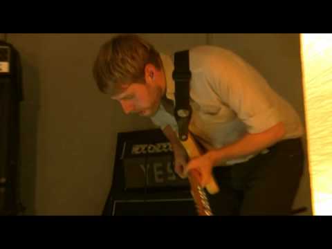 ROTE RAUPE - Restgeräusch Sessions mit PTTRNS