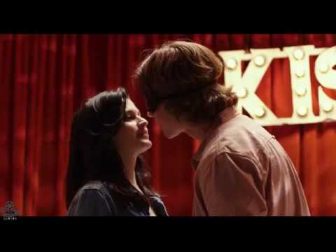 The Kissing Booth - Kiss Scene (Joel Courtney and Meganne Young)(HD) | Filmscenes !!!