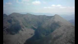 preview picture of video 'Carrauntoohil - Irelands highest mountain'