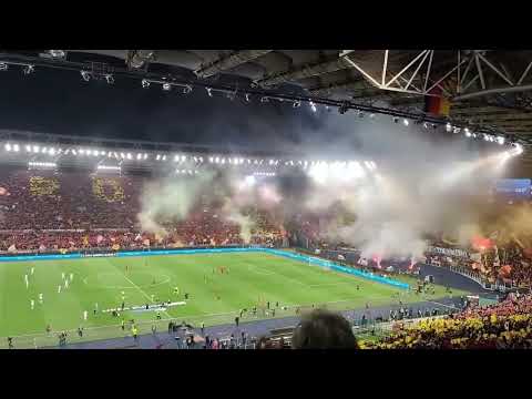 Roma fans chant anthem and choreo before the Europa League match against Leverkusen