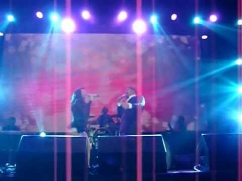 Dewi Sandra and Mike Mohede - Buktikan (Live)