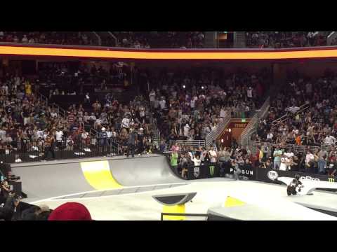 Street League 2015 in LA: Chaz Ortiz's Backside Kickflip Backside Tailslide to Backside Kickflip Out