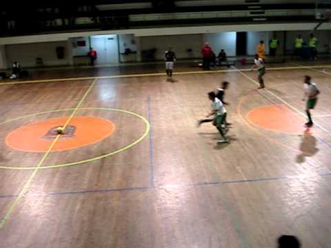 2011-01-15 Ribeirense 2 - 3 Mendiga [Nova Intervenção do Guarda Redes do Ribeirense].MPG