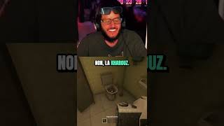 Un invité surprise dans les toilettes