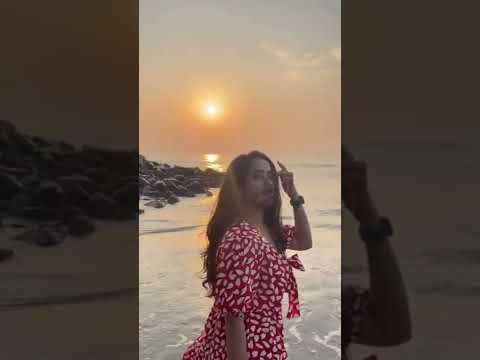 Deepthi Sunaina enjoying beach