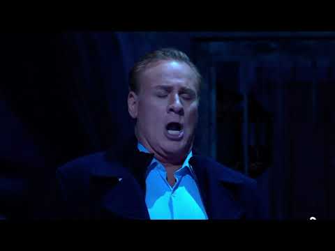 "Il balen del suo sorriso" aria from Il Trovatore | Lucas Meachem