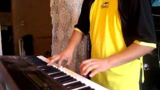 Victor Adrian Toscano - Tema de Mario Bros en Piano (rápido)