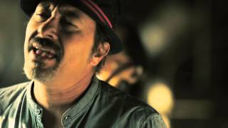 Music video thumbnail preview for TE ABRAZARÉ - ALUX NAHUAL - VIDEO OFICIAL by Alux Nahual