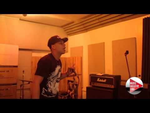 MusicIndustry1on1.com Presents Direct To Exec Performance By Red Bizzle HD