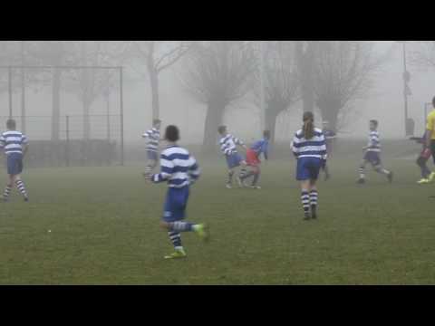 Vredenburch JO13-1 - OLIVEO JO13-1 1e klasse jeugdvoetbal in Rijswijk