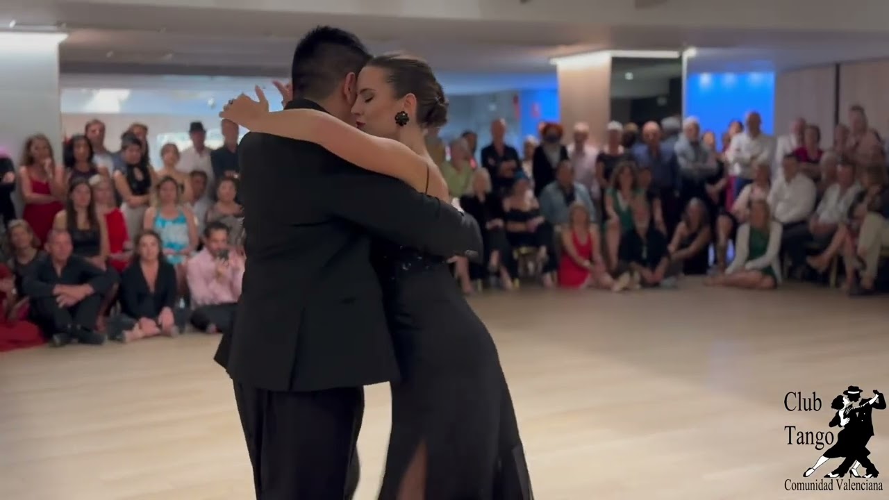 Video thumbnail for Carlitos Espinoza & Agustina Piaggio 3; XXI Encuentro Club Tango Comunidad Valenciana 12/10/24