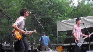 The Morning Benders - "Promises" (Live) Lollapalooza 2010
