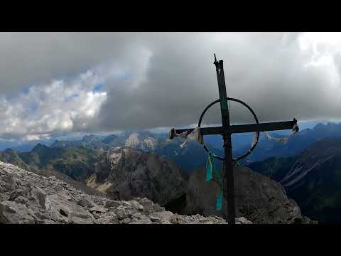 Monte Peralba salita per la ferrata Sartor rientro per la via normale.