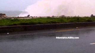 preview picture of video 'Tramo del Malecón de Santo Domingo castigado por el oleaje de Isaac'