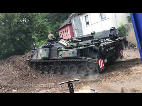 Bundeswehr Pioniere helfen mit Panzer bei den Arbeiten in Hohenlimburg (Flutkatastrophe 2021) TEIL 2