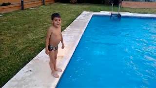 Diego saltando