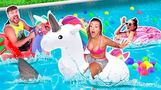 EL ÚLTIMO EN HUNDIRSE EN LA PISCINA GANA $1,000 ! | Katie Angel