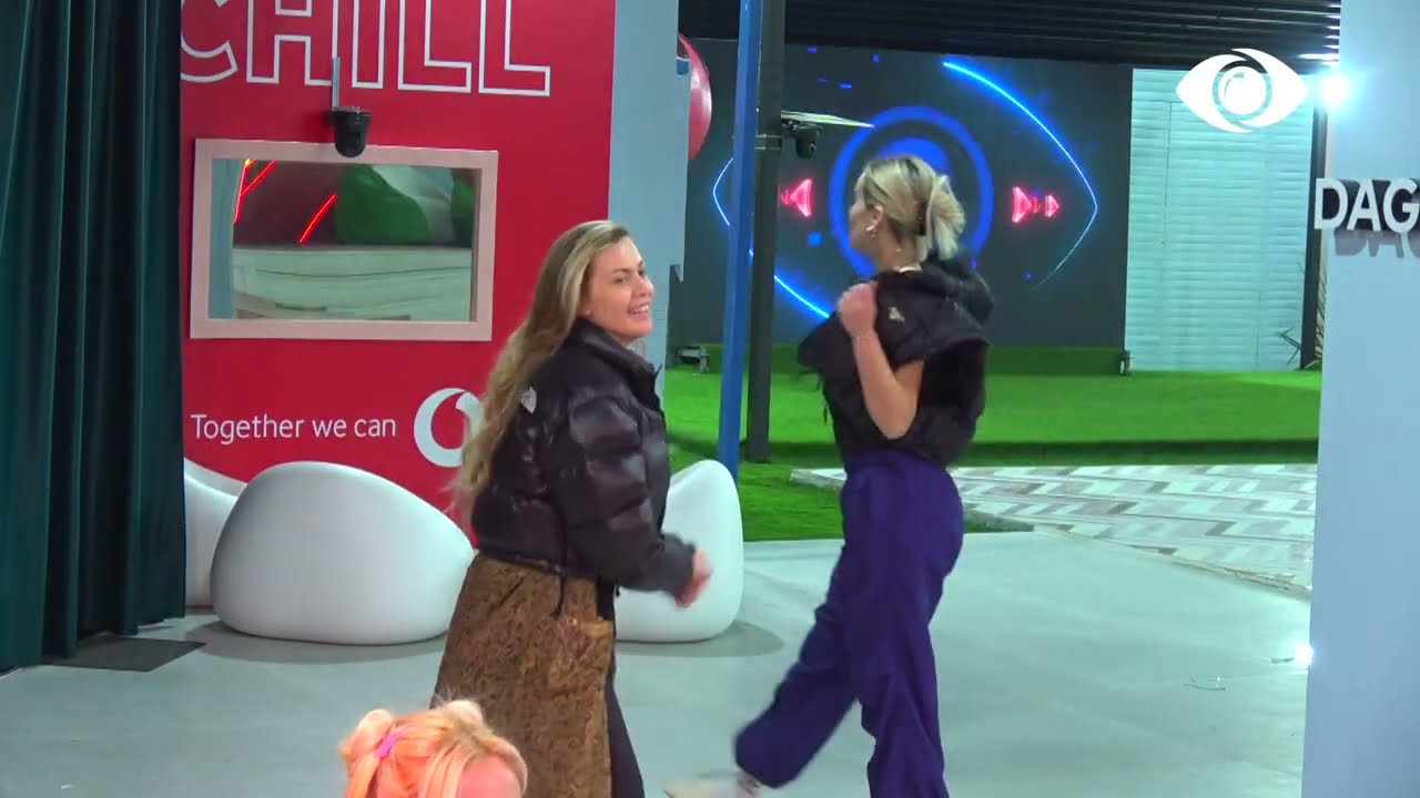 Kjo biondja/ Olta kërcen me Kejvinën