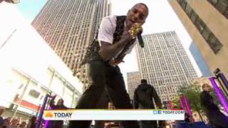 Chris Brown performs She Ain&#39;t You on The Today Show&#39;s Concert Series 2011 (HQ video)