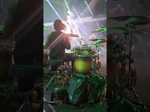 DEDE SILVA- Ludmilla- Onda diferente   em (OURO BRANCO)