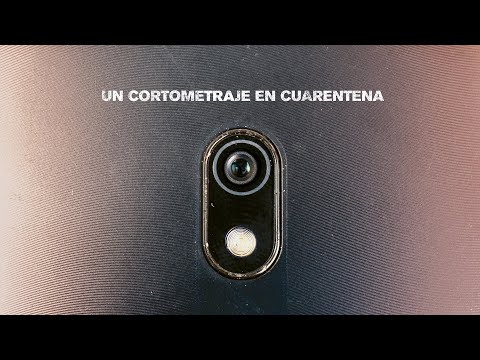 Hay Alguien en la Puerta (Cortometraje)