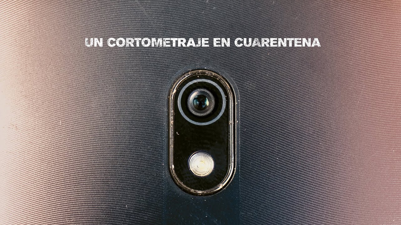 Hay Alguien en la Puerta (Cortometraje)