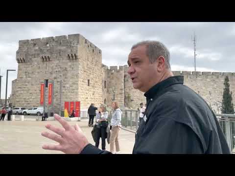 Caminhando até o Portão de Jaffa em Jerusalém