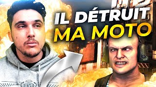 Il detruit ma moto et je commente sa partie