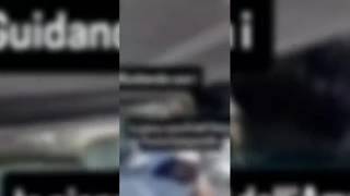 Guida il motoscafo in velocità con i piedi a Punta Campanella, il video sui social