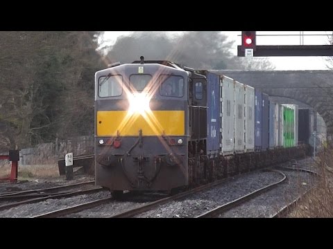 Irish Rail 071 Class loco 077 + IWT freight Liner - Kildare Station