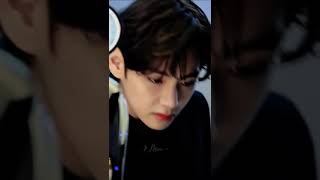 Download lagu Kim taehyung 🔥 Husky voice 🤒 'wow ' 💜#bts #V mp3