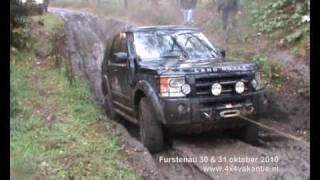 preview picture of video 'Furstenau 4x4 weekend oktober 2010 - Discovery 3 in de kuil = lieren !!'