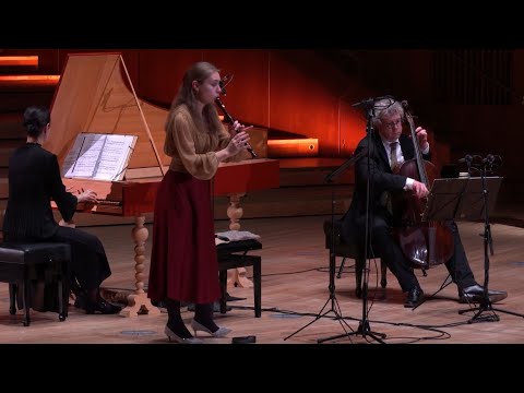 Antonio Vivaldi: Triosonate a-Moll RV 86 (Allegro molto) | Lucie Horsch (Blockflöte) | BR-KLASSIK