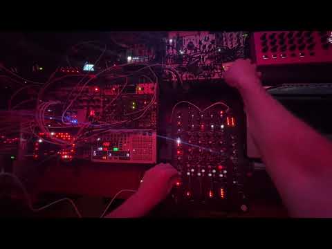 Eurorack Modular Live Jam: A Look and Listen at Acid Techno Improvisation