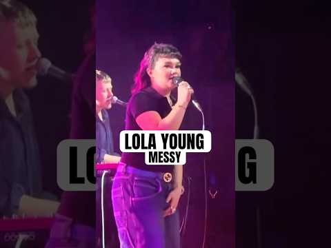Lola Young’s Live performance of Messy will break your heart 💔🎶
