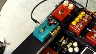 Video thumbnail for Rogue Analog Delay by TheProPedalShop
