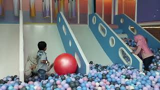 Download lagu MAIN DI PLAYLAND SERU BANGET | Nay and family mp3 Download lagu MAIN DI PLAYLAND SERU BANGET | Nay and family mp3
