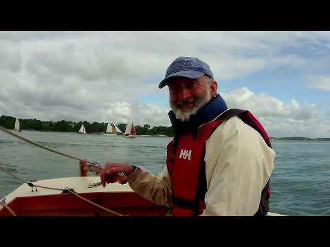 Tela Dayboat Kingfisher sails in Morbihan 2019