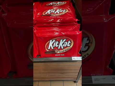LARGEST Candy at Hershey’s Chocolate World 😮🍫 #chocolateworld #hershey #chocolate #travel
