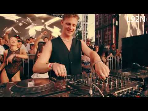 L92N X NICOLAS JULIAN - Right Here (AKN Techno Remix)