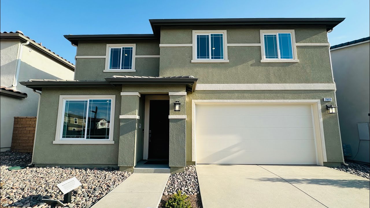 Tour of Plan 2244 at Bella Sol in Riverside, CA