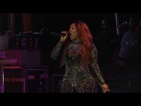 Lia Givenchy (Buju Banton concert Guyana)