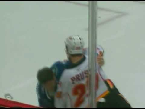 Brandon Prust vs Mike Brown Nov 27, 2008