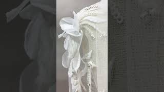 Video de S0606 Tul bordado con flores 3d y canutillos