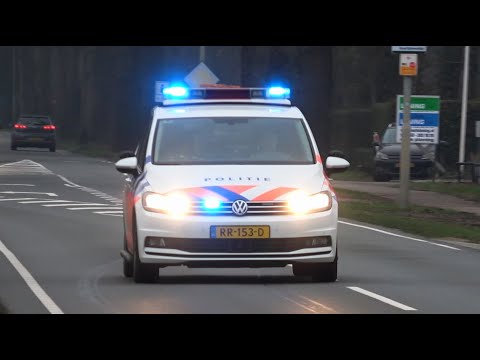 P1, Politie Rijopleiding Touran over de Burgemeester J. G.  Legroweg in Eelde