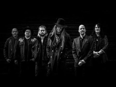 Interview with Ronni Le Tekrø Guitarist, TNT